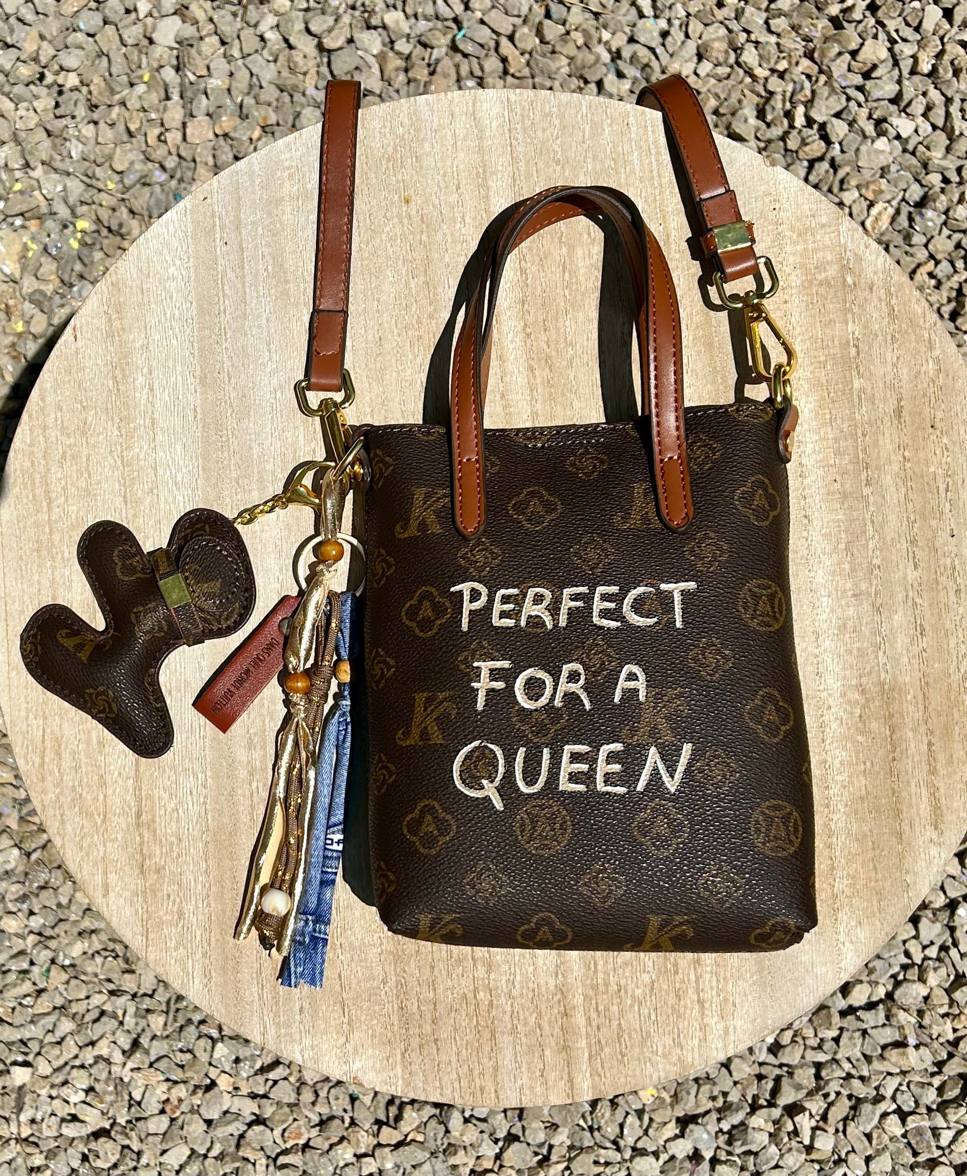 Grande Pochette téléphone PERFECT FOR A QUEEN