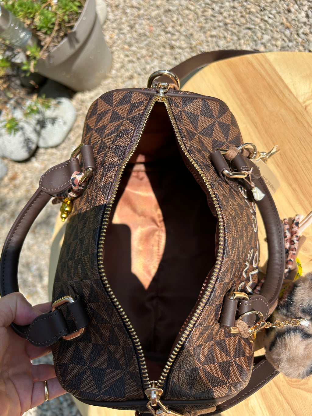 Sac Boston marron DANS QUEL MONDE VIT-ON