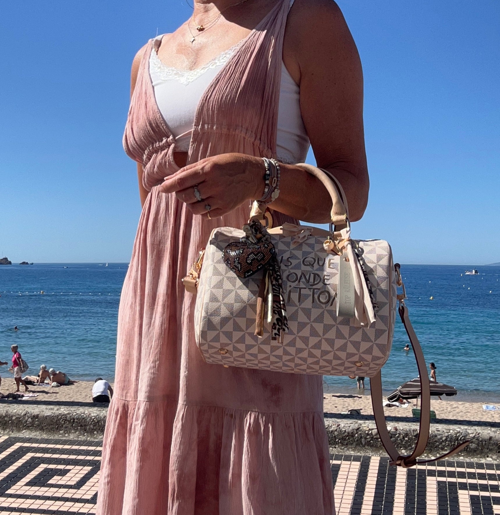Sac Boston crème DQMV