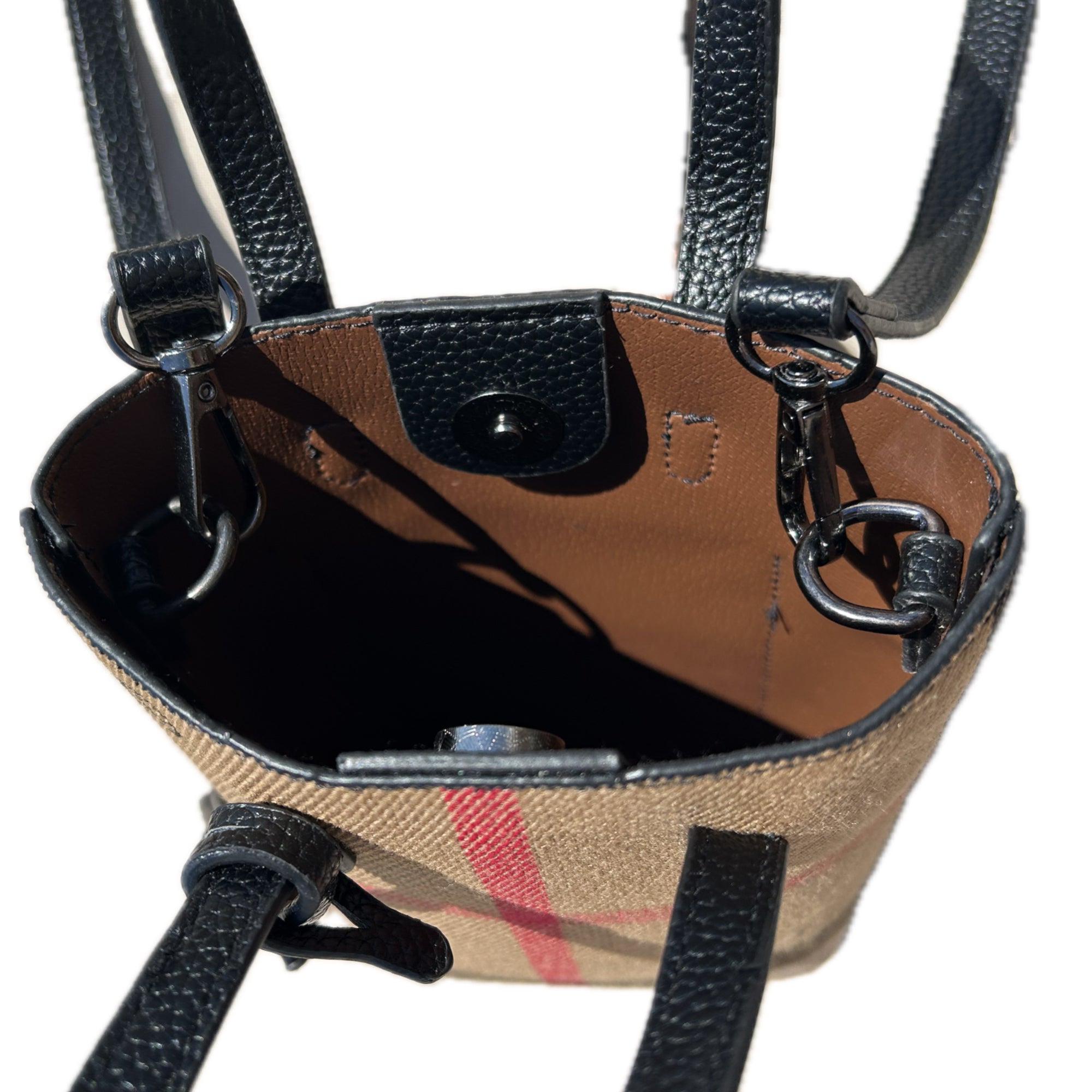 Pochette téléphone noire JE M’EN FOUS !