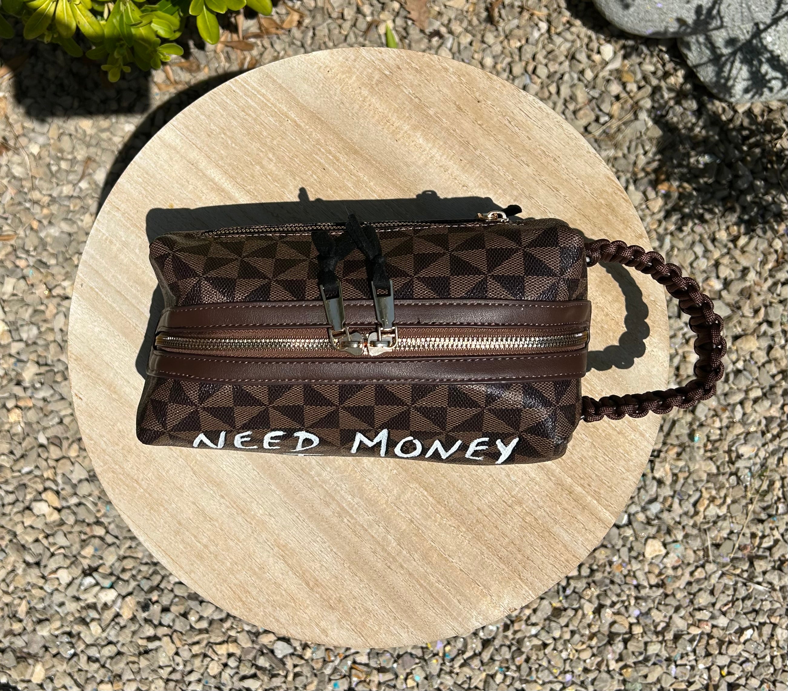Trousse de toilette marron NEED MONEY