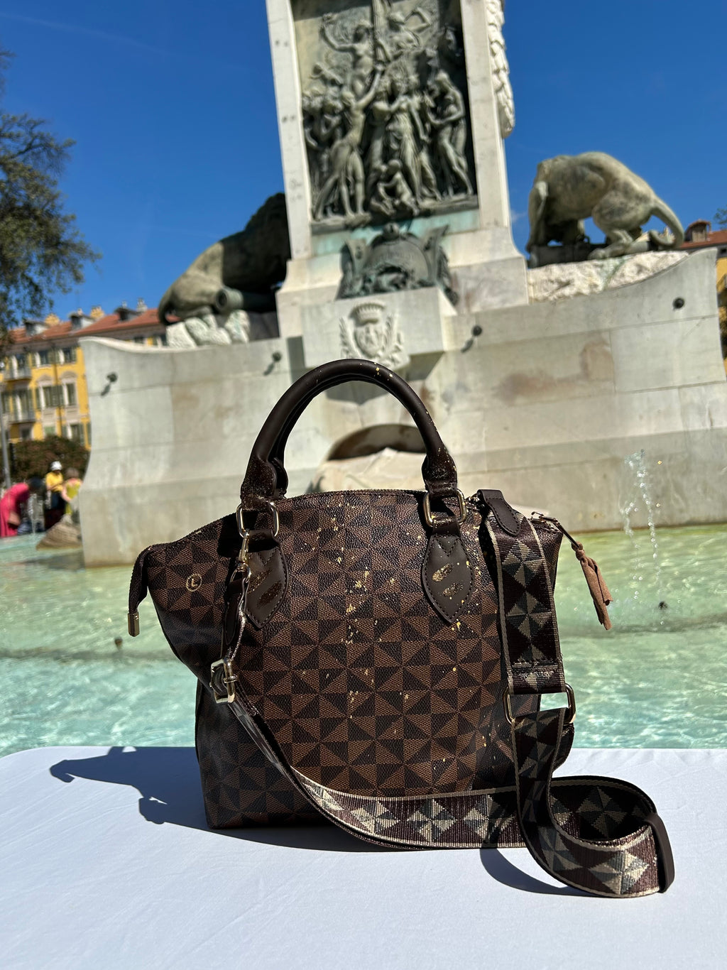 Sac Lilou  marron Art Projections