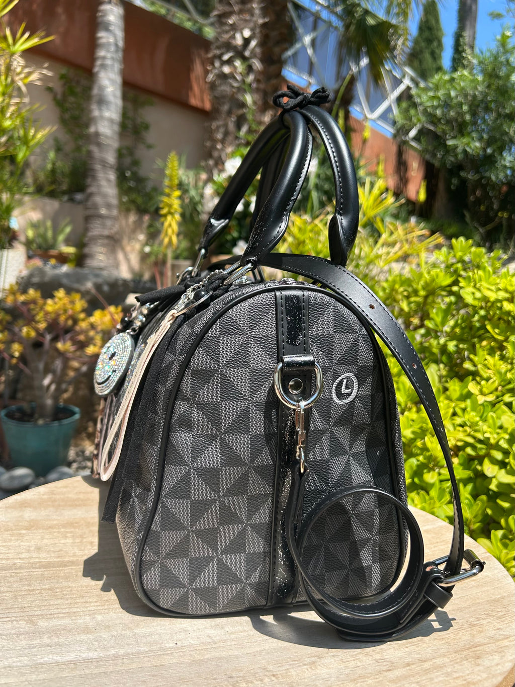 Sac Boston noir Dans Quel Monde Vitton