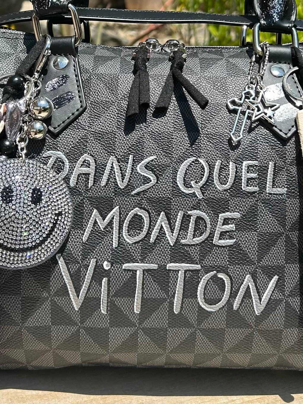 Sac Boston noir Dans Quel Monde Vitton