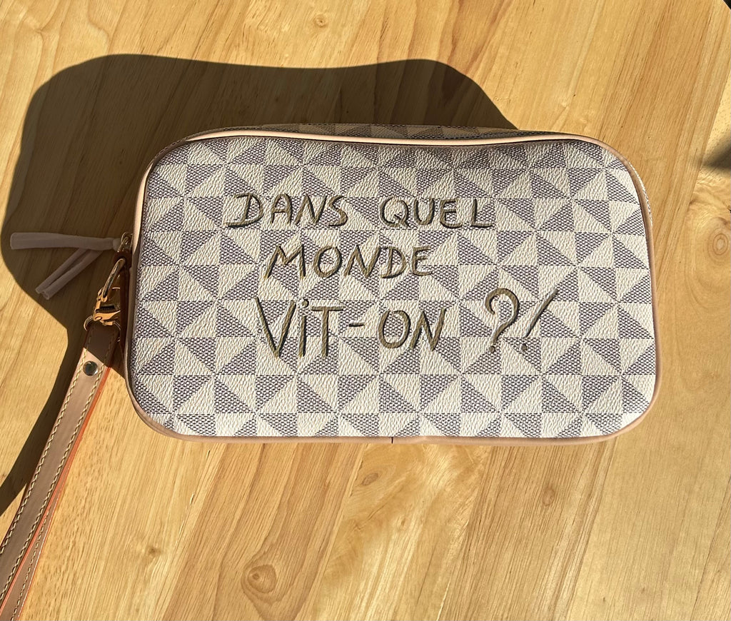 Trousse de toilette claire