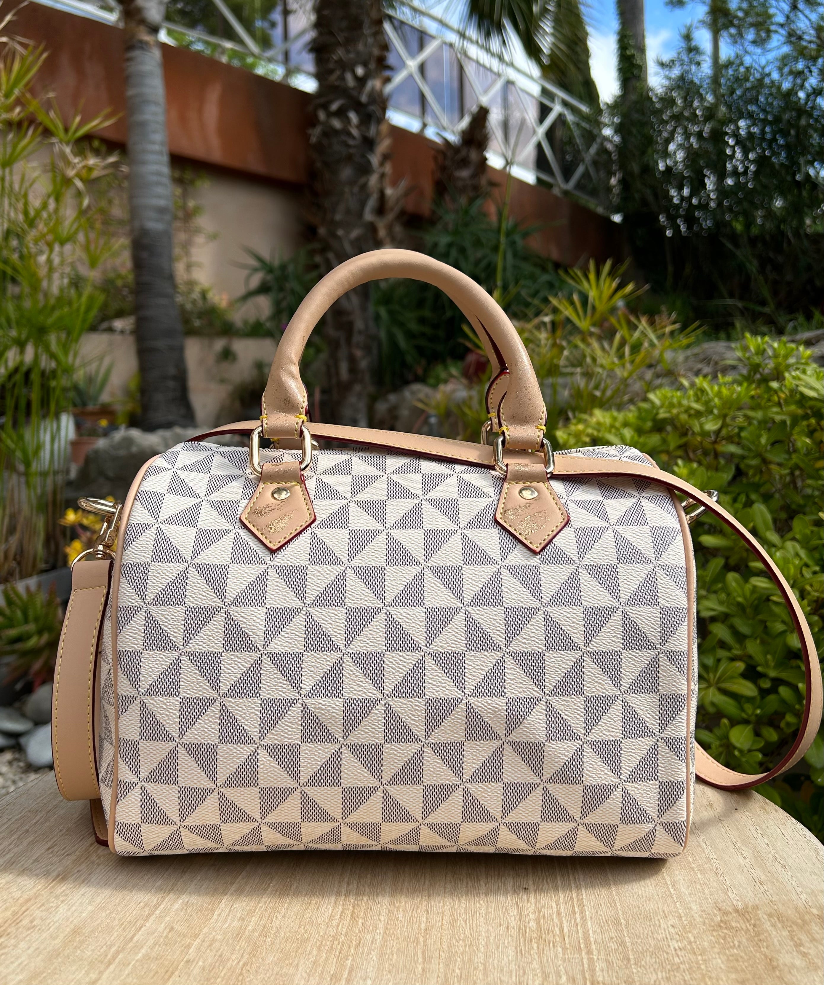 Sac Boston pink flower