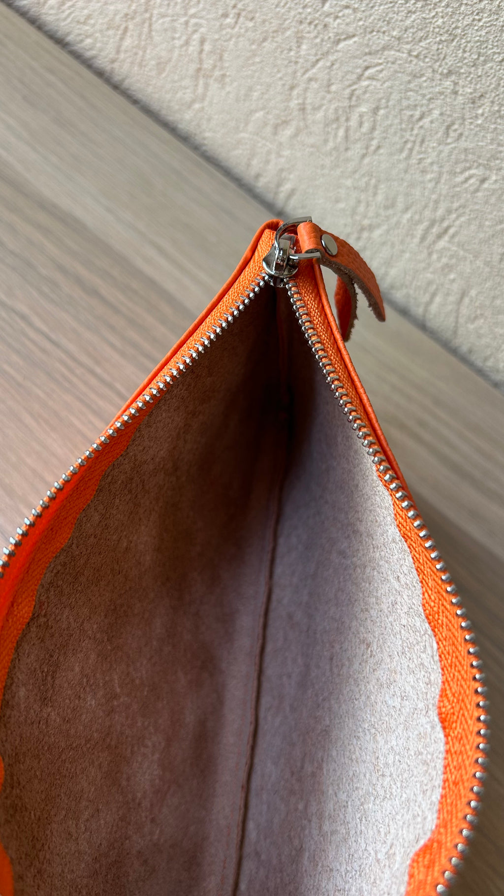 Pochette cuir orange  - Œil