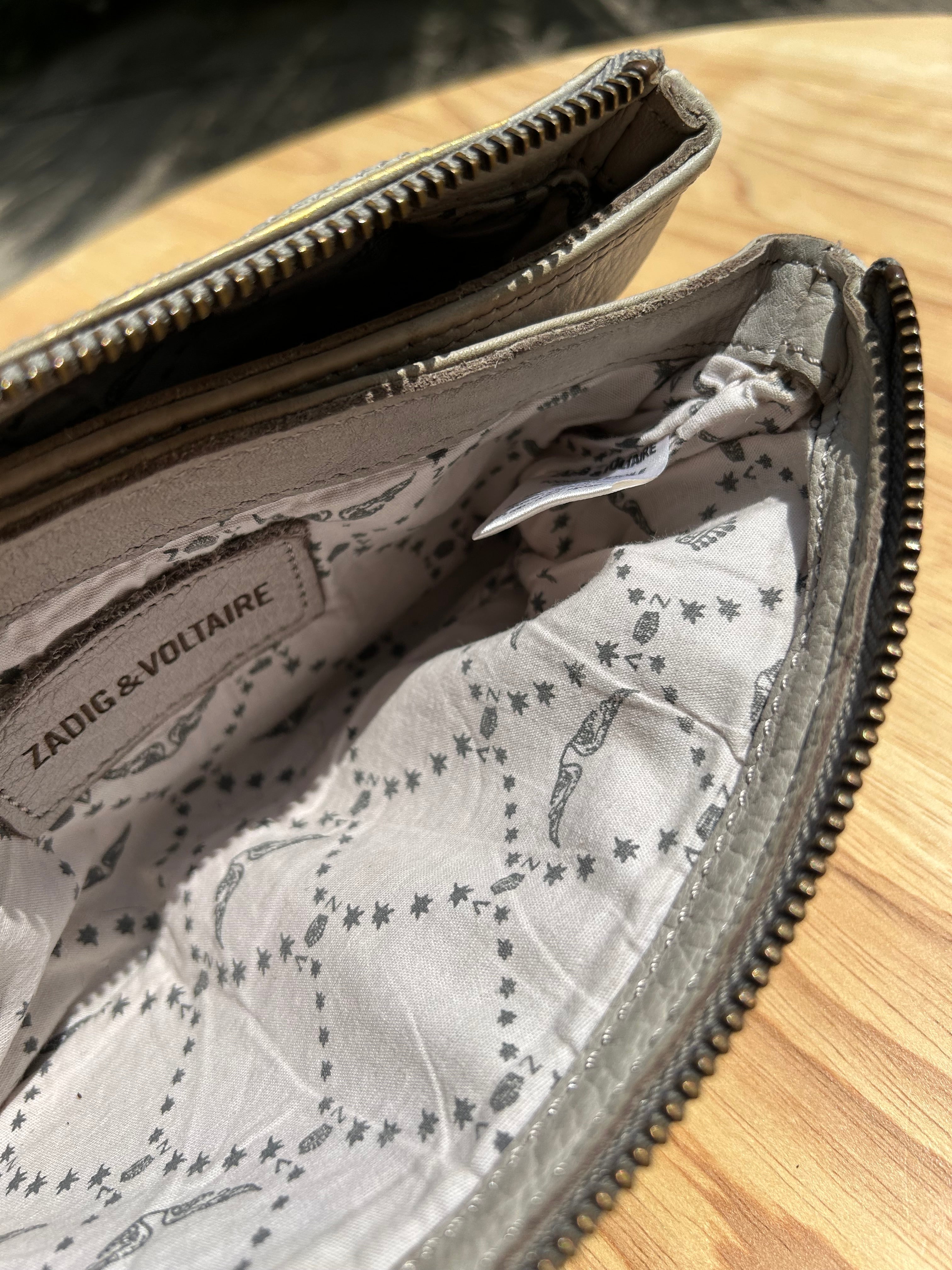 Pochette cuir ZADIG vintage customisée JE M’EN FOUS