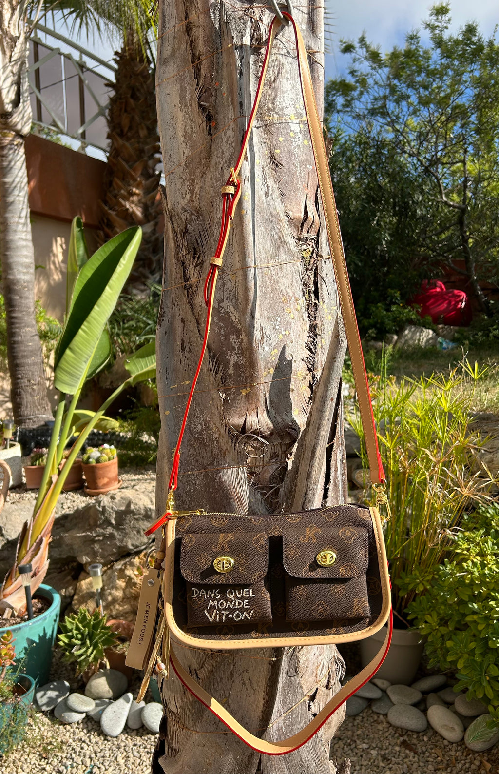 Sac 2 poches  Dans quel monde Vit-on 