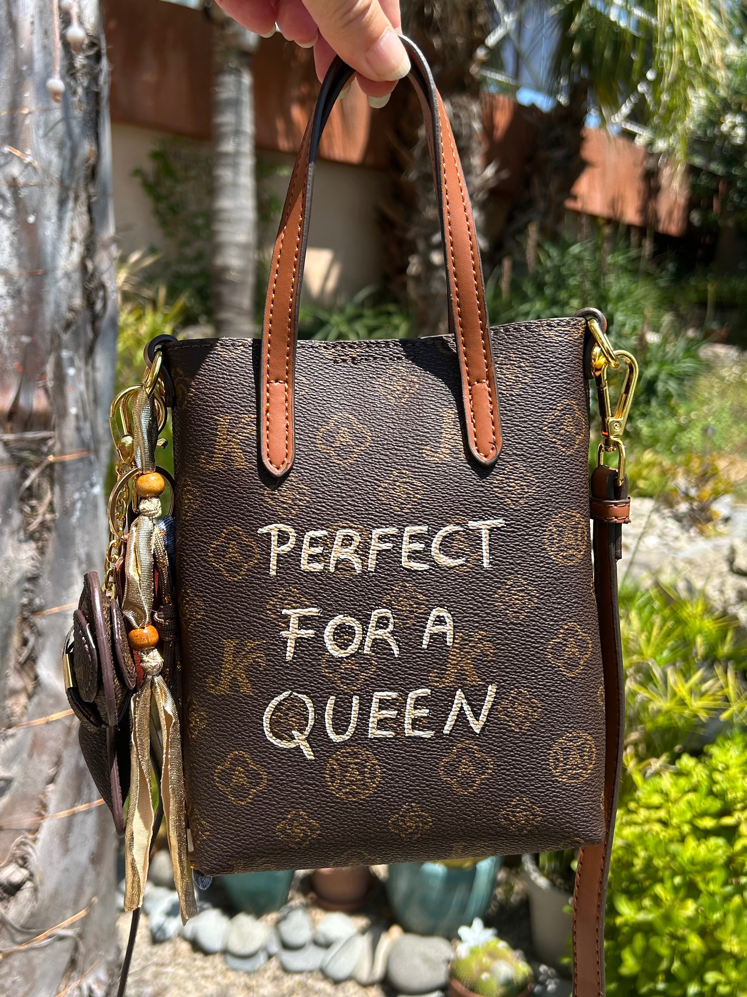 Grande Pochette téléphone PERFECT FOR A QUEEN