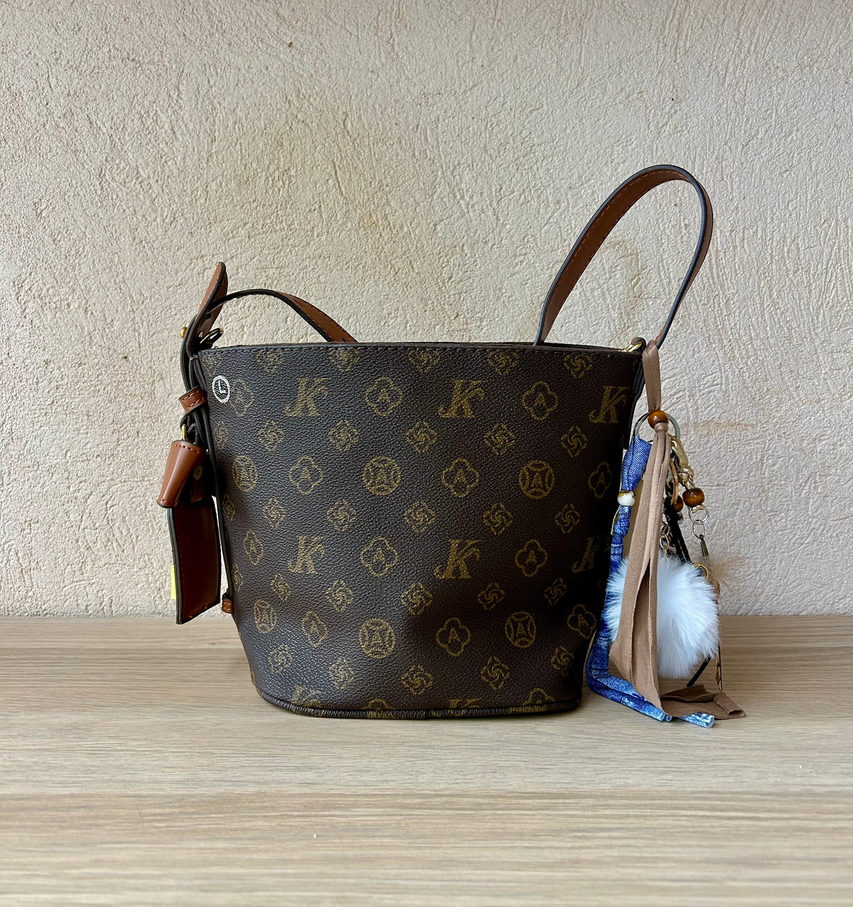 Sac Chic et pochette Dans quel monde Vit-on »
