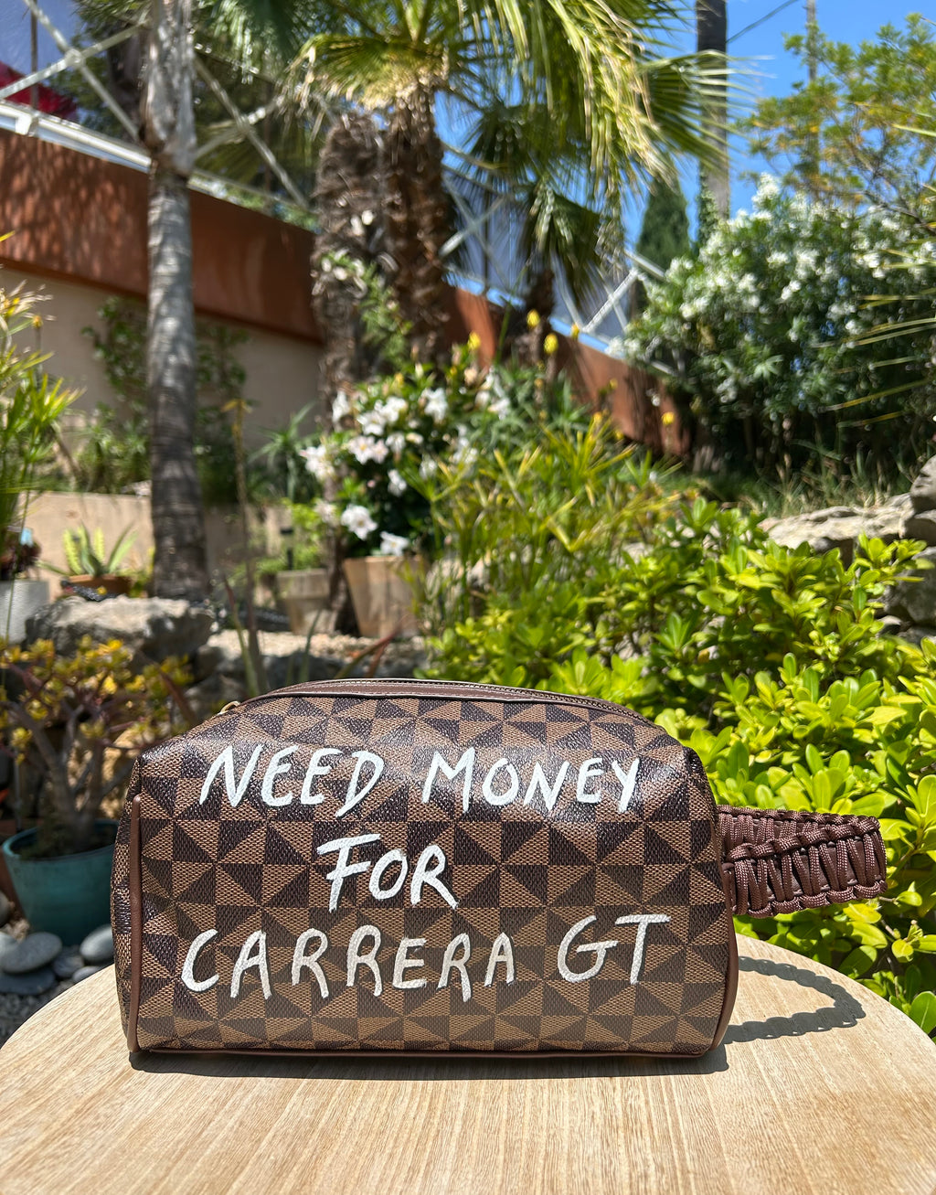Trousse de toilette marron NEED MONEY