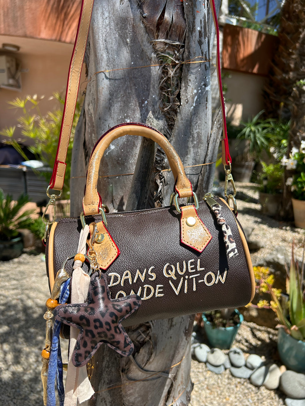 Mini bag « Dans quel monde Vit-on »