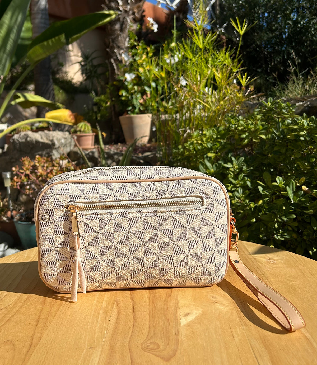Trousse de toilette claire
