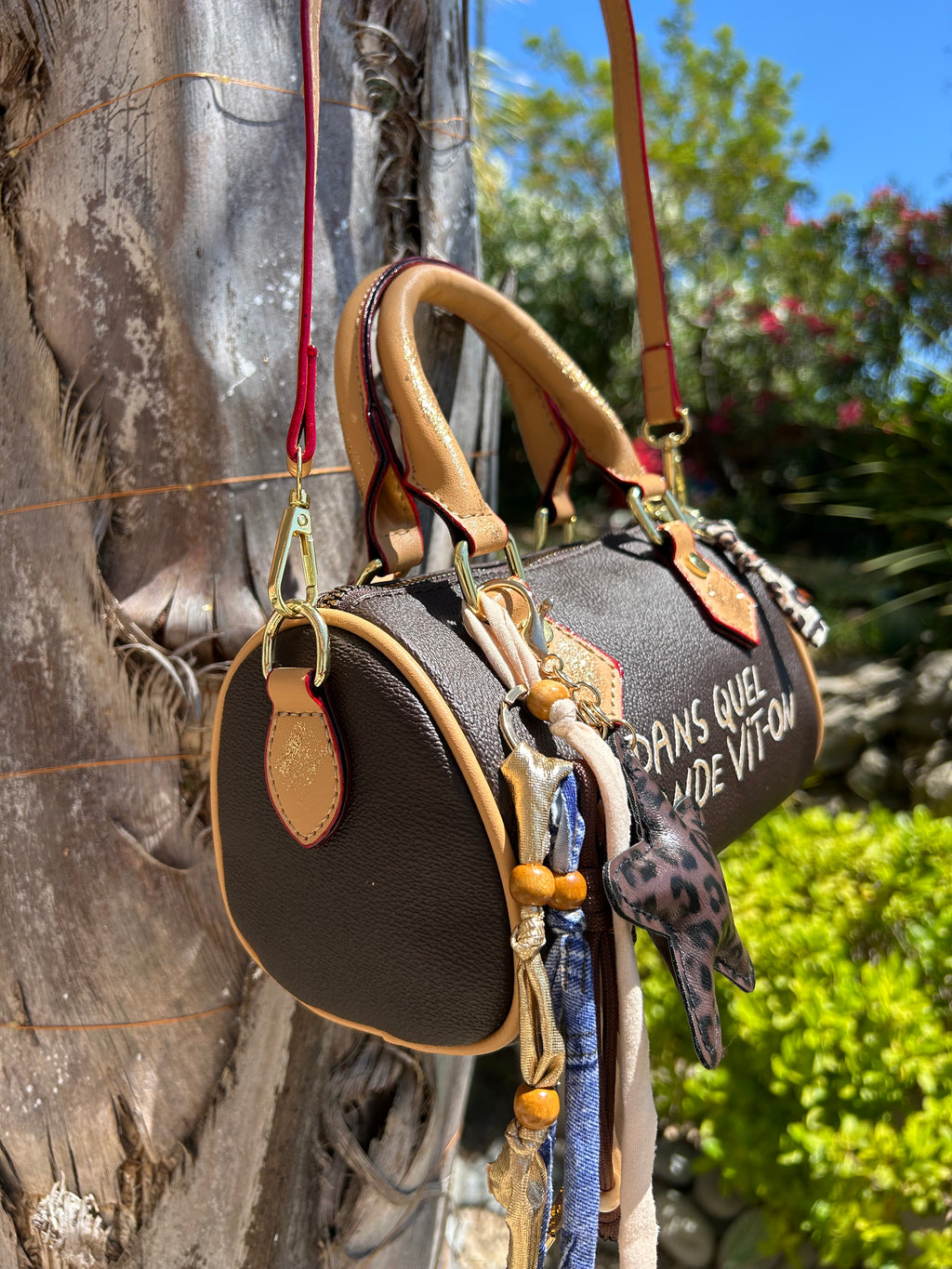 Mini bag « Dans quel monde Vit-on »