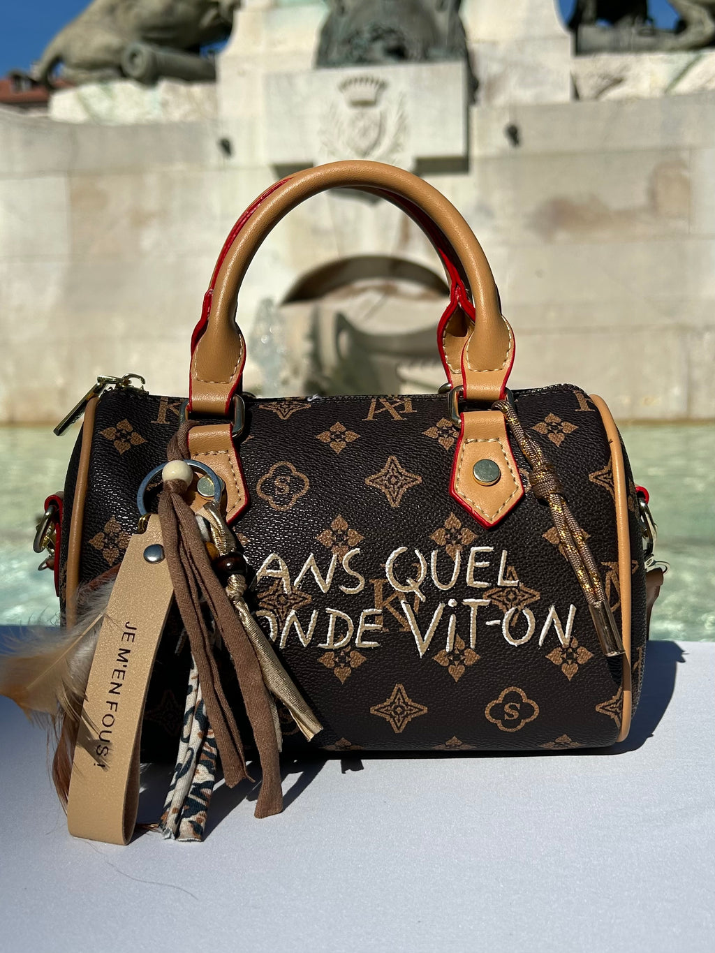 Mini bag « Dans quel monde Vit-on »
