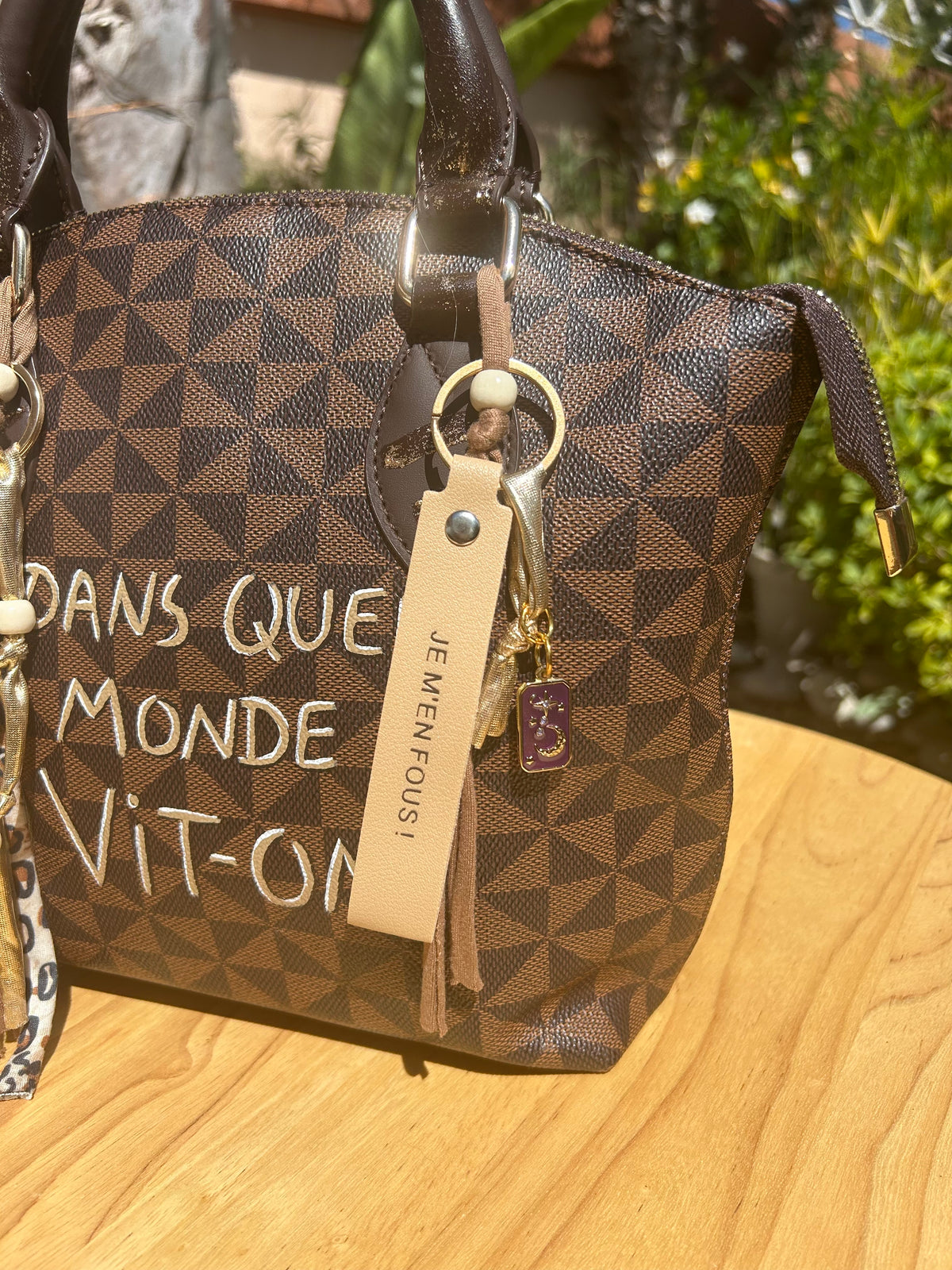 Sac Lilou Dans Quel Monde Vit-On