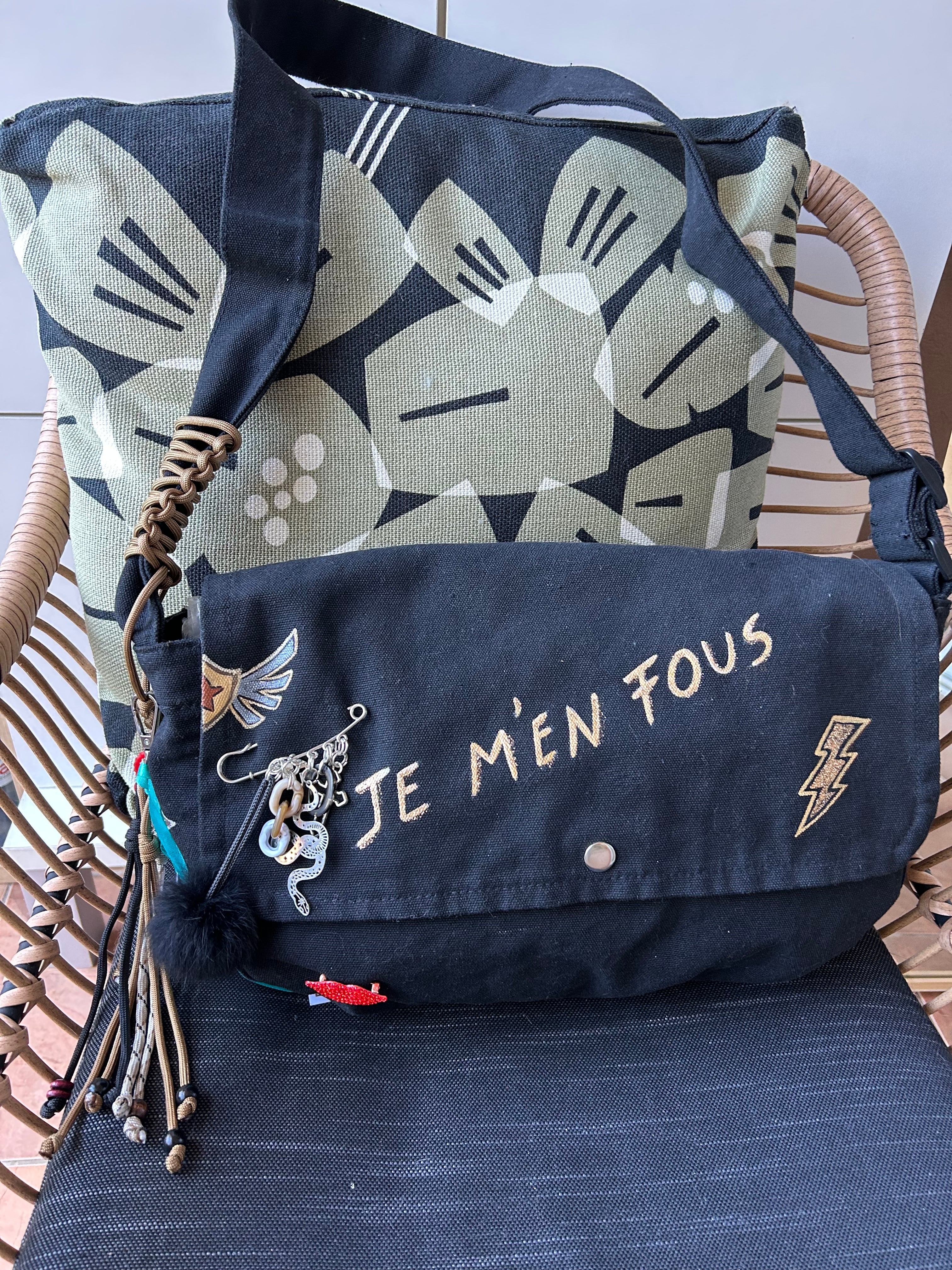 Besace toile JE M’EN FOUS