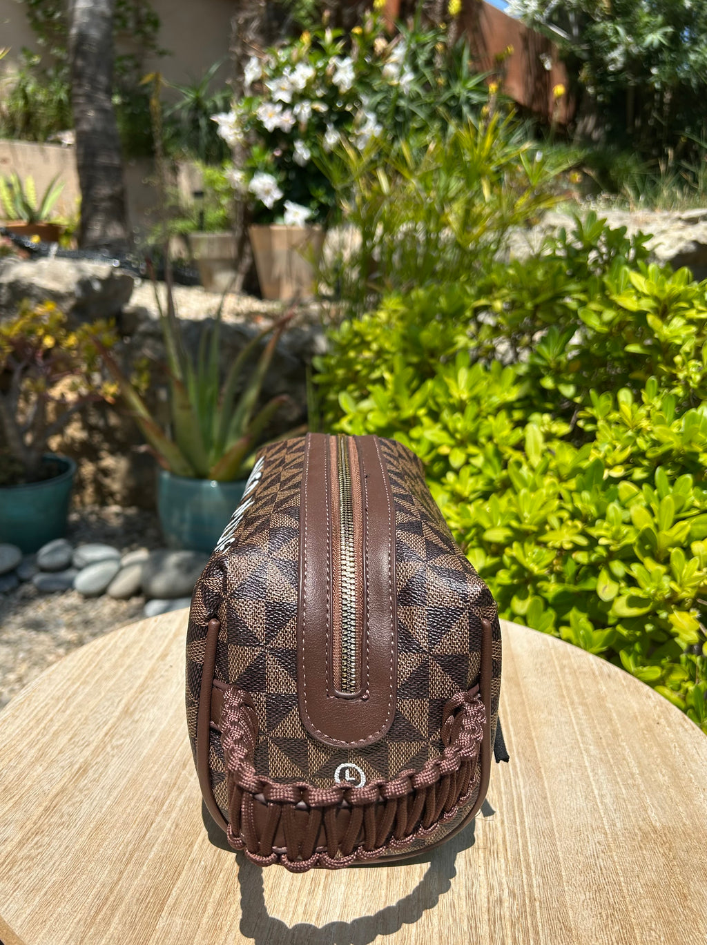 Trousse de toilette marron NEED MONEY