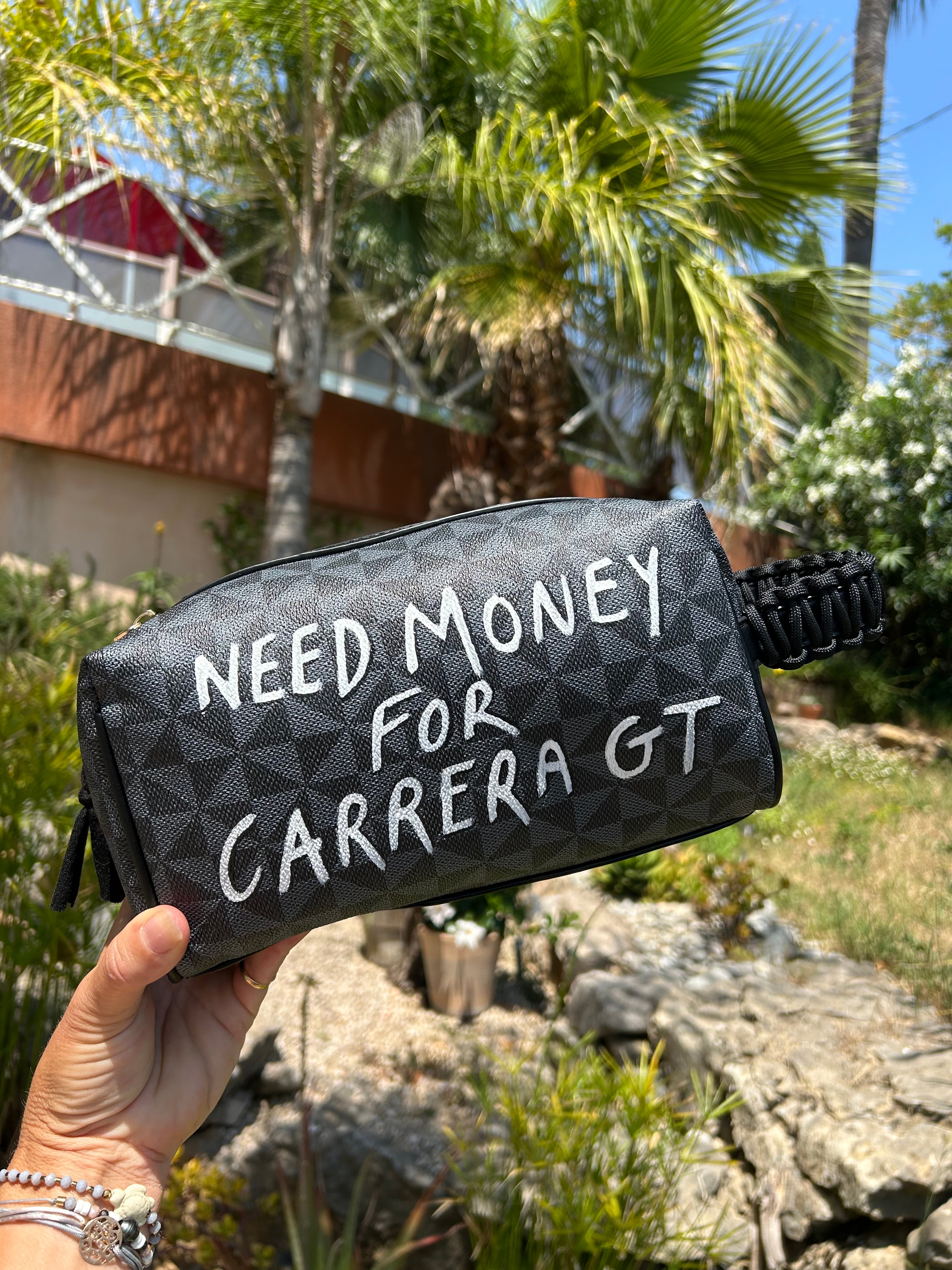 Trousse de toilette noire NEED MONEY