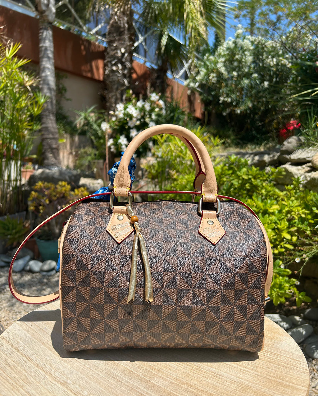 Sac Boston marron DANS QUEL MONDE VIT-ON