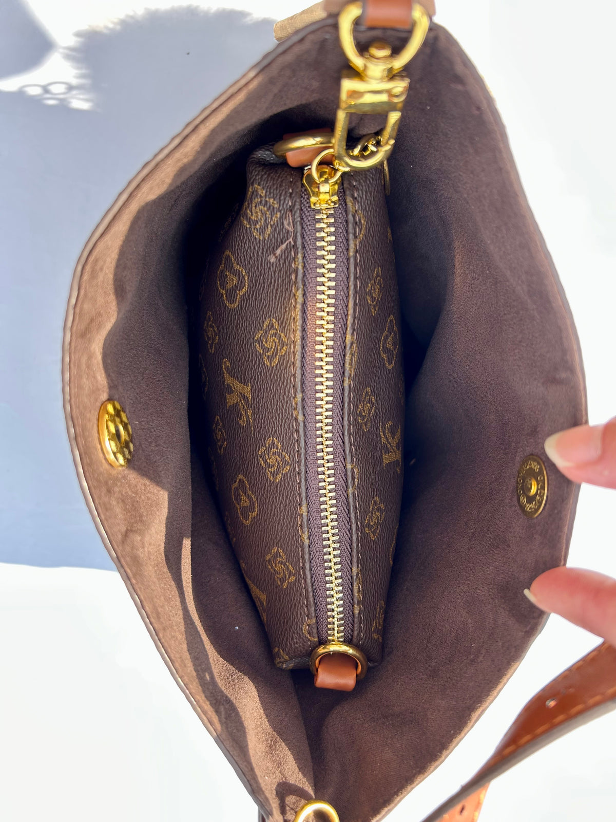 Sac Chic et pochette « Dans quel monde Vit-on »