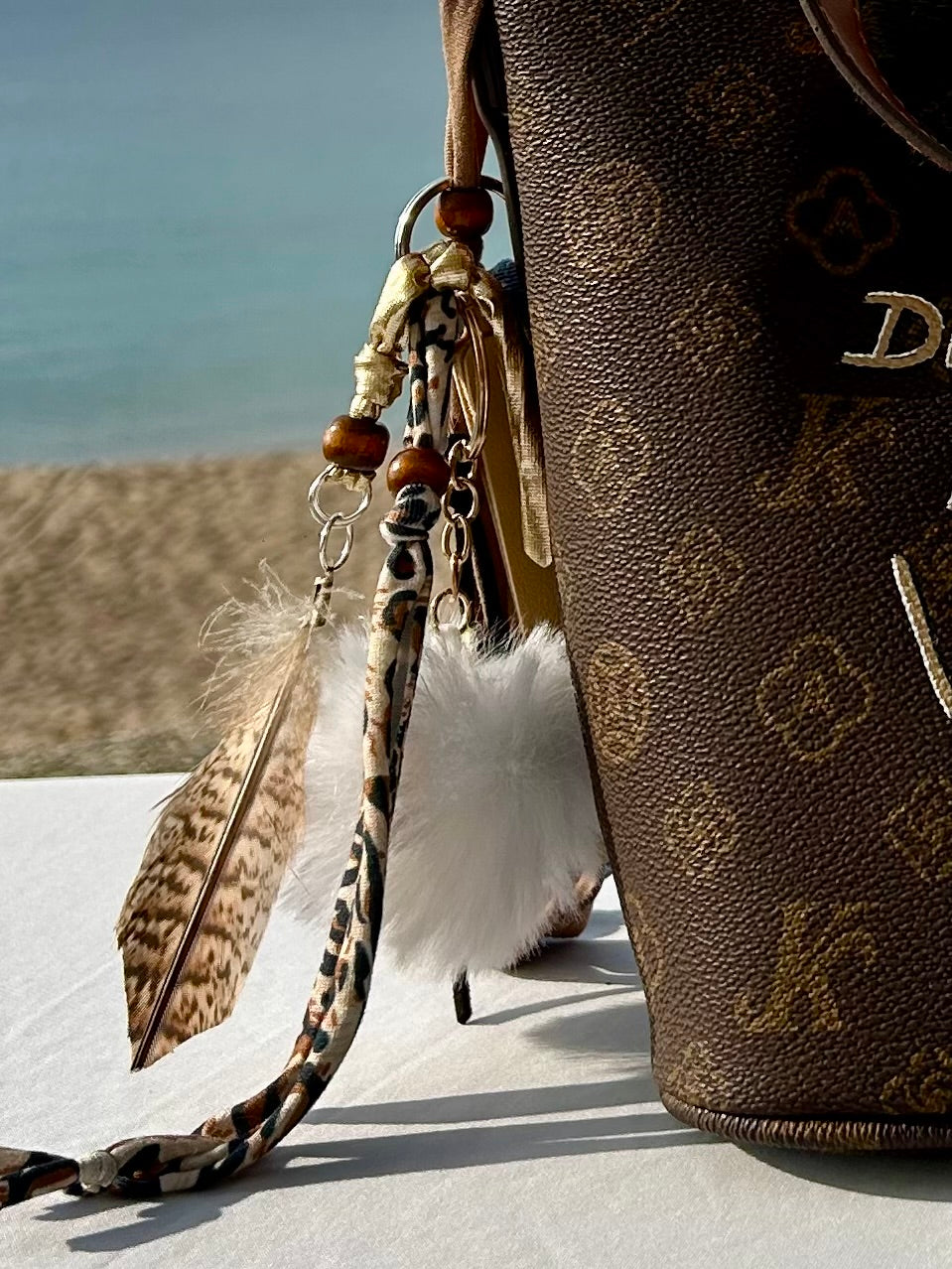 Sac Chic et pochette « Dans quel monde Vit-on »