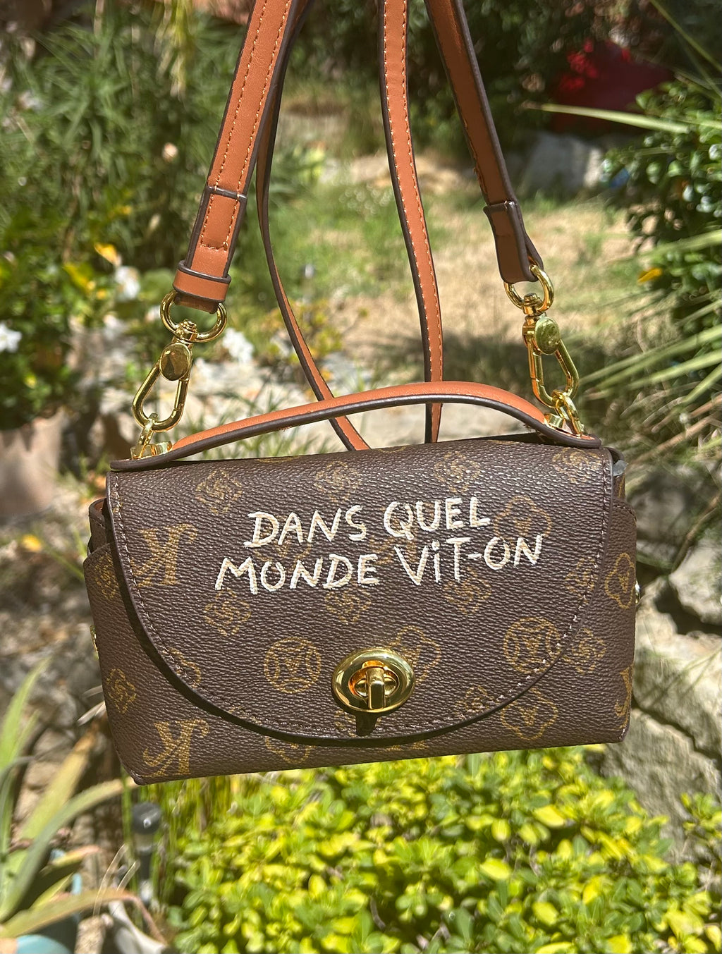 Mini sac Dans Quel Monde Vit-On