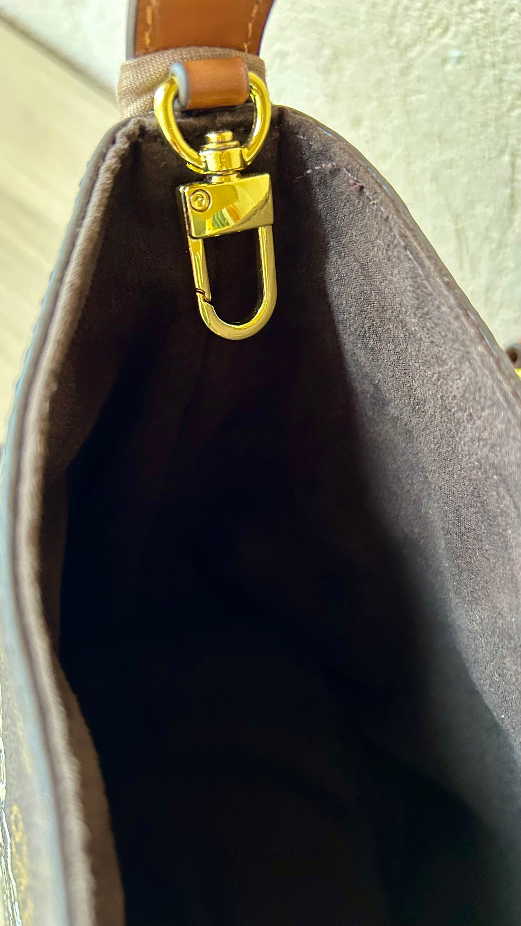 Sac Chic et pochette Dans quel monde Vit-on »