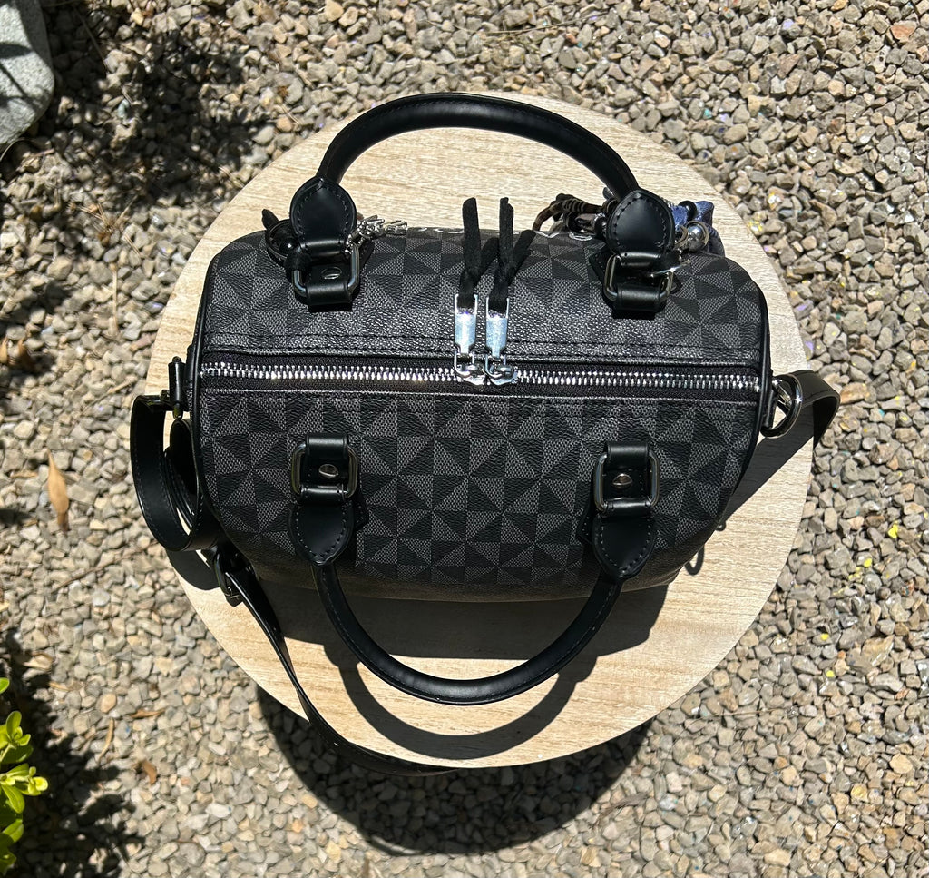 Sac Boston noir Dans Quel Monde Vitton