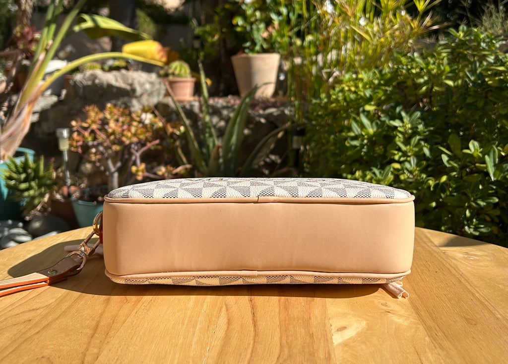 Trousse de toilette claire