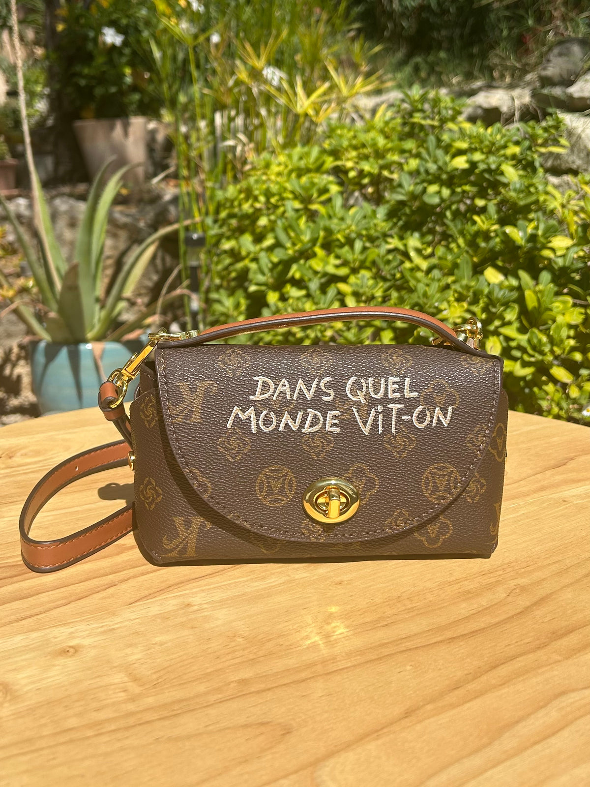 Mini sac Dans Quel Monde Vit-On