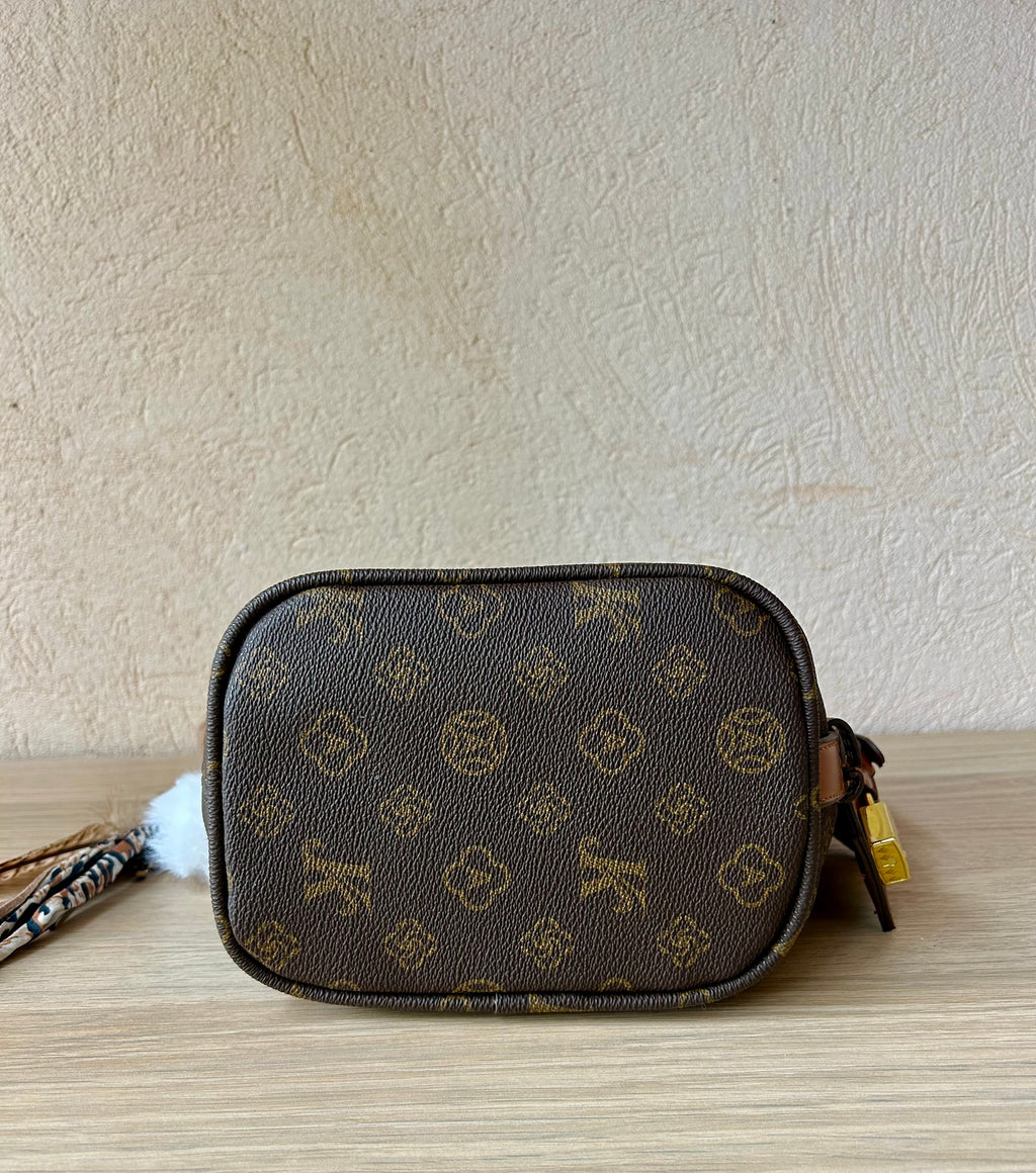 Sac Chic et pochette Dans quel monde Vit-on »