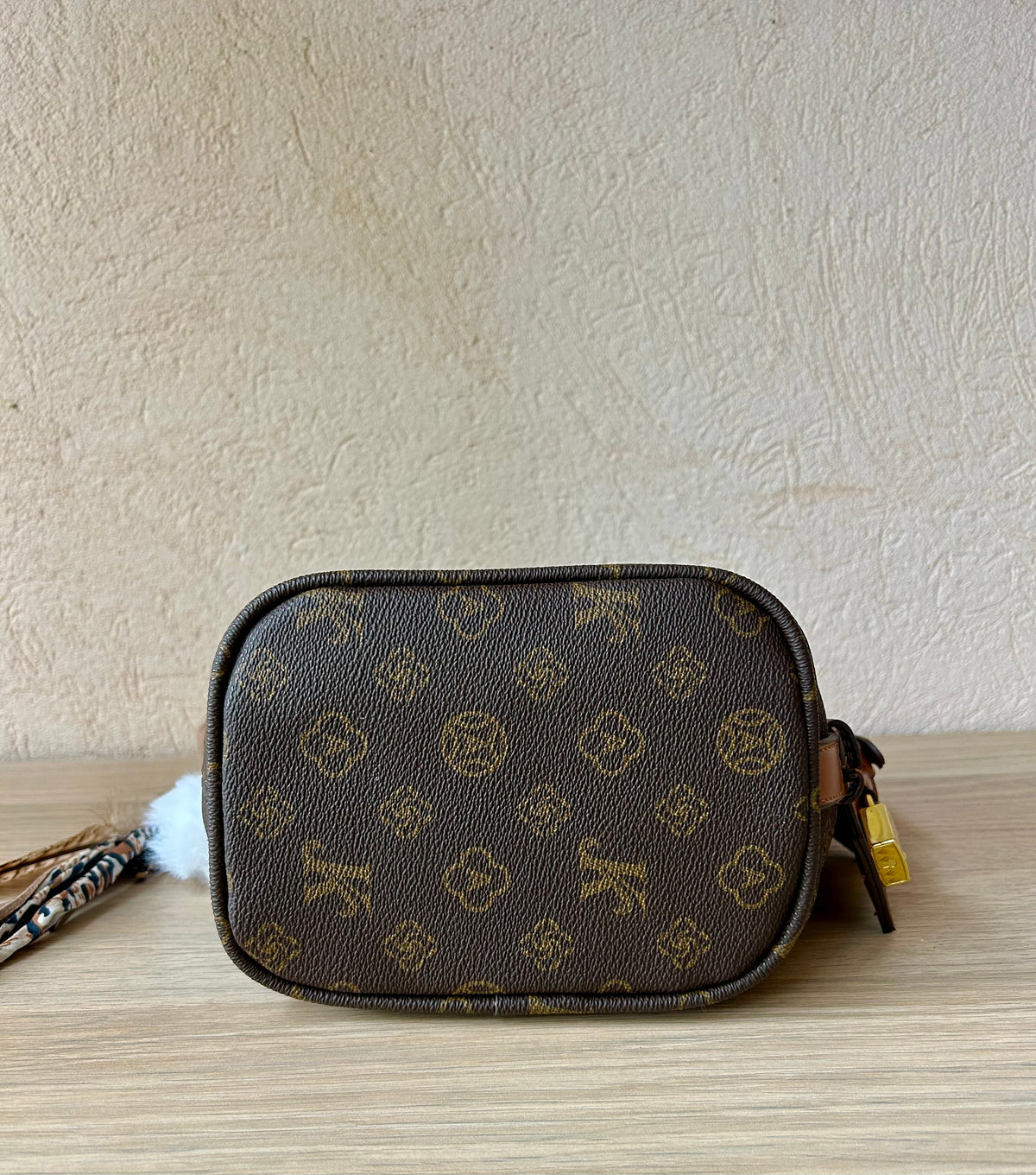 Sac Chic et pochette Dans quel monde Vit-on »