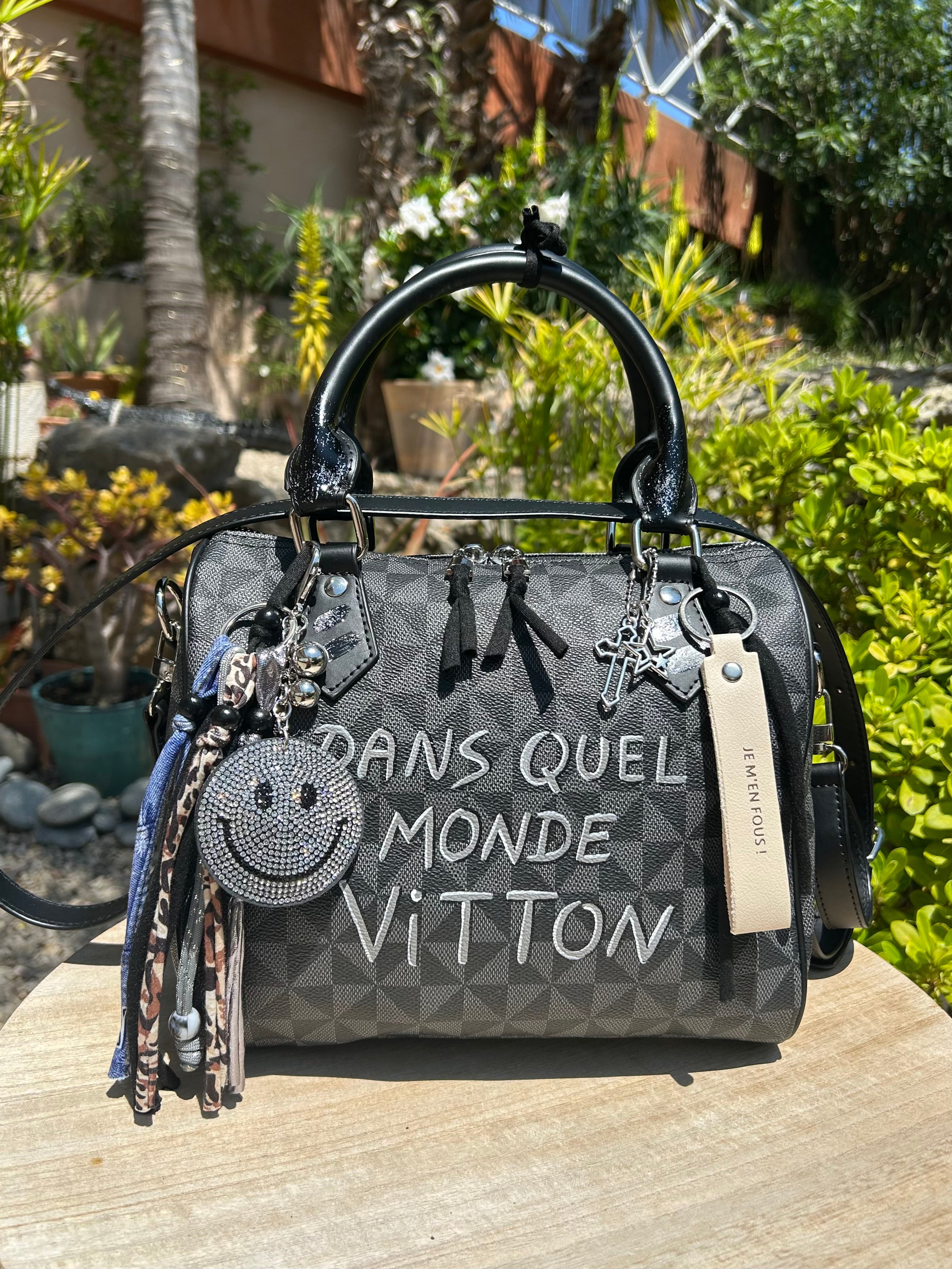 Sac Boston noir Dans Quel Monde Vitton