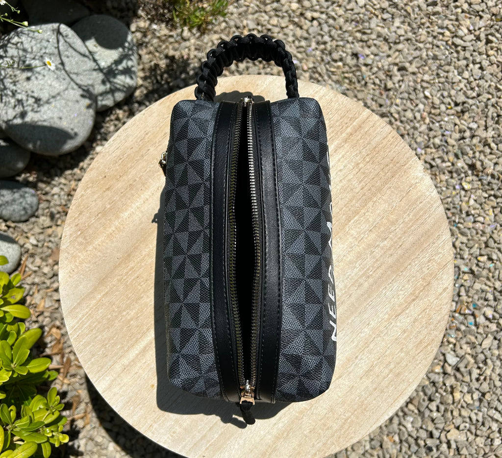 Trousse de toilette noire NEED MONEY