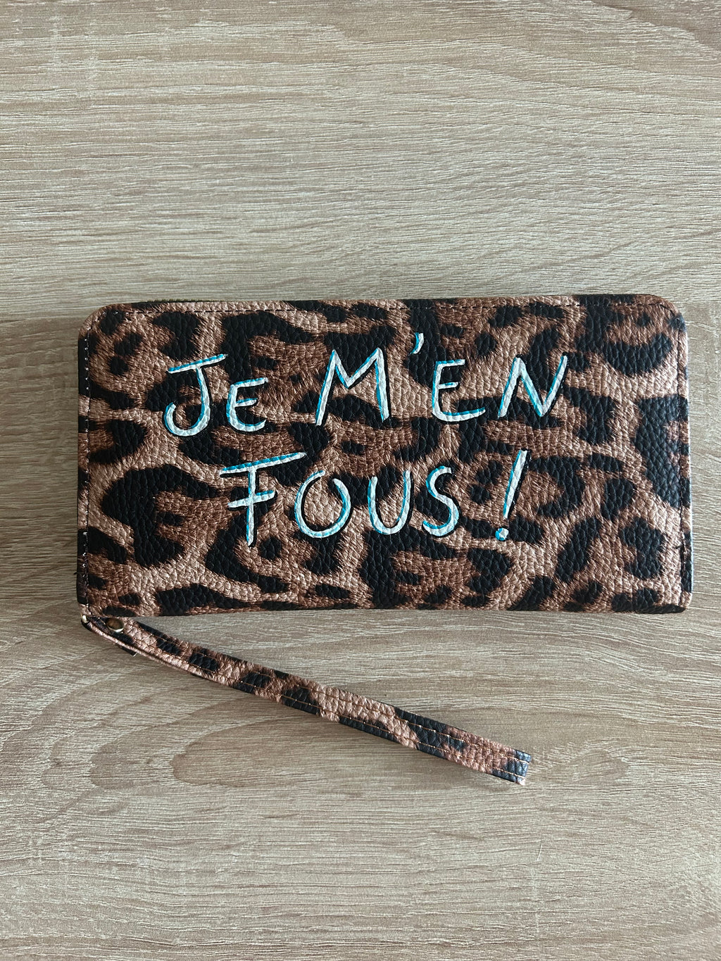 Petit Compagnon léopard JE M’EN FOUS !