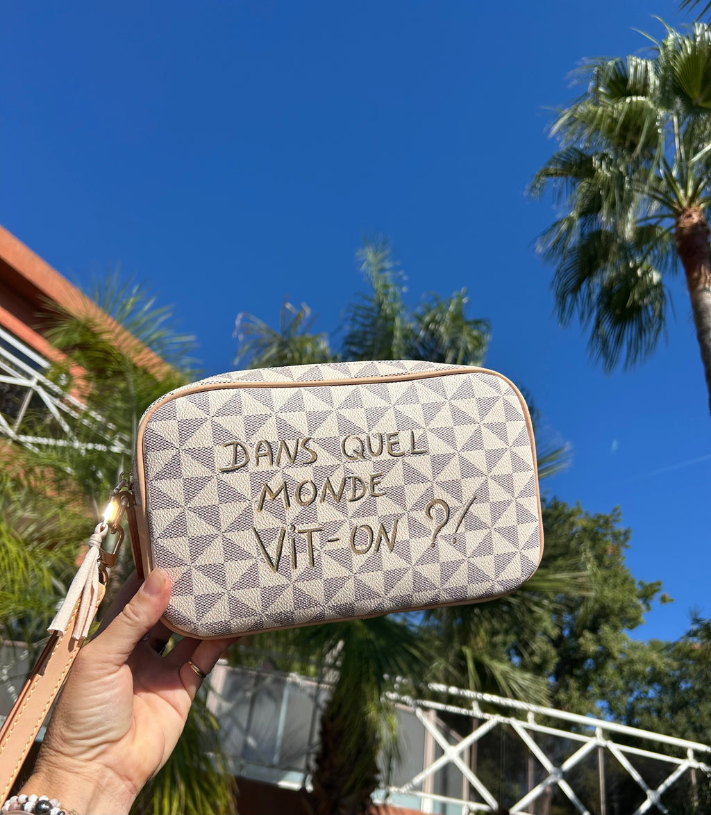 Trousse de toilette claire