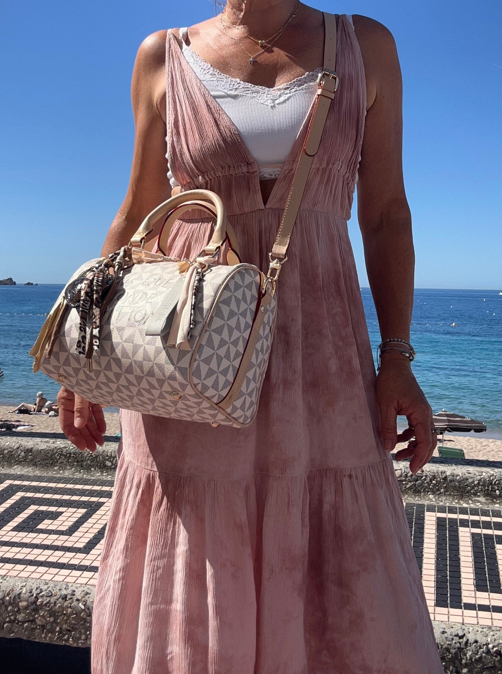 Sac Boston crème DQMV