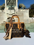 Petit sac Dans quel monde Vit-on 