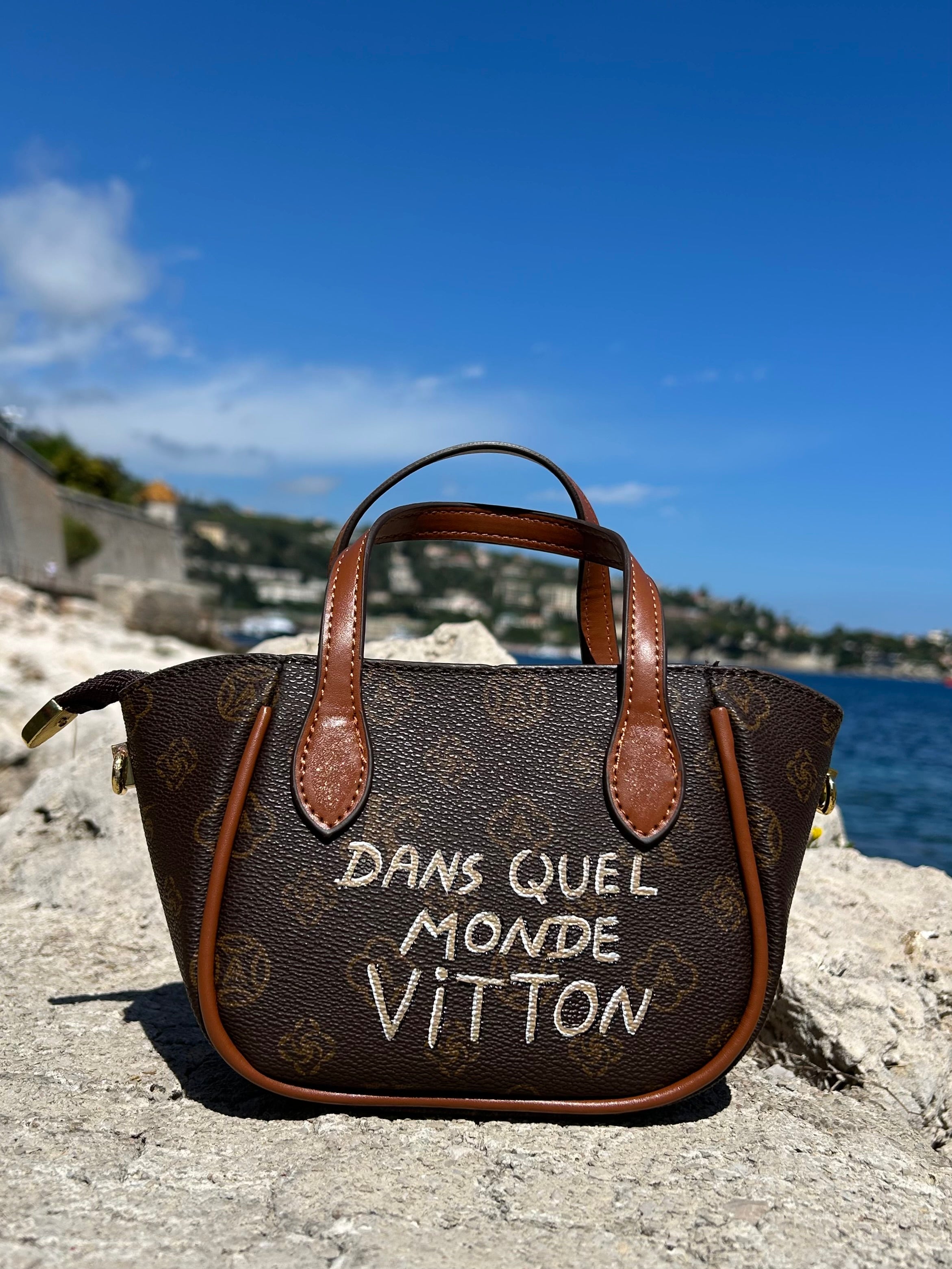Mini sac « Dans quel monde Vitton »