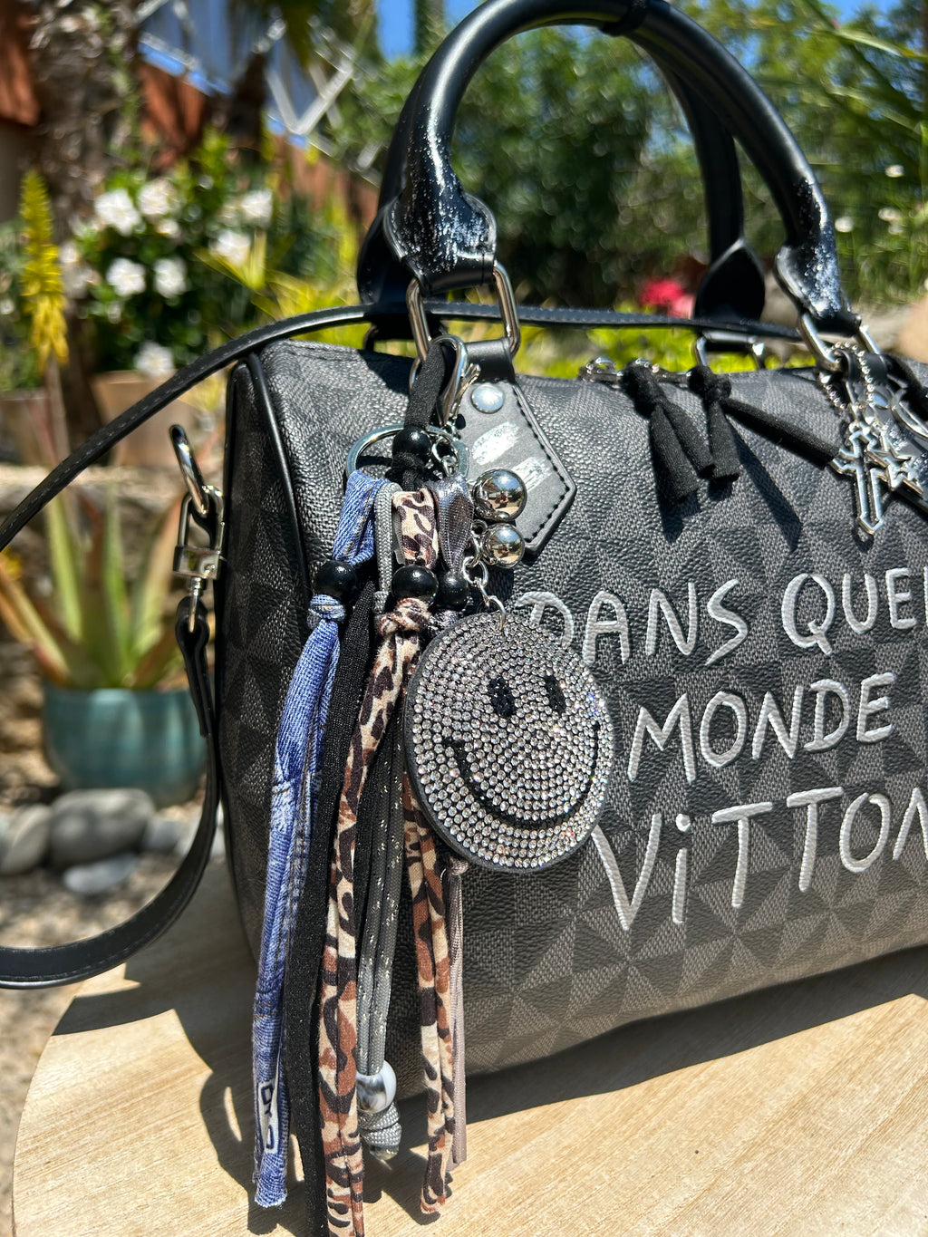 Sac Boston noir Dans Quel Monde Vitton