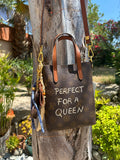 Grande Pochette téléphone PERFECT FOR A QUEEN