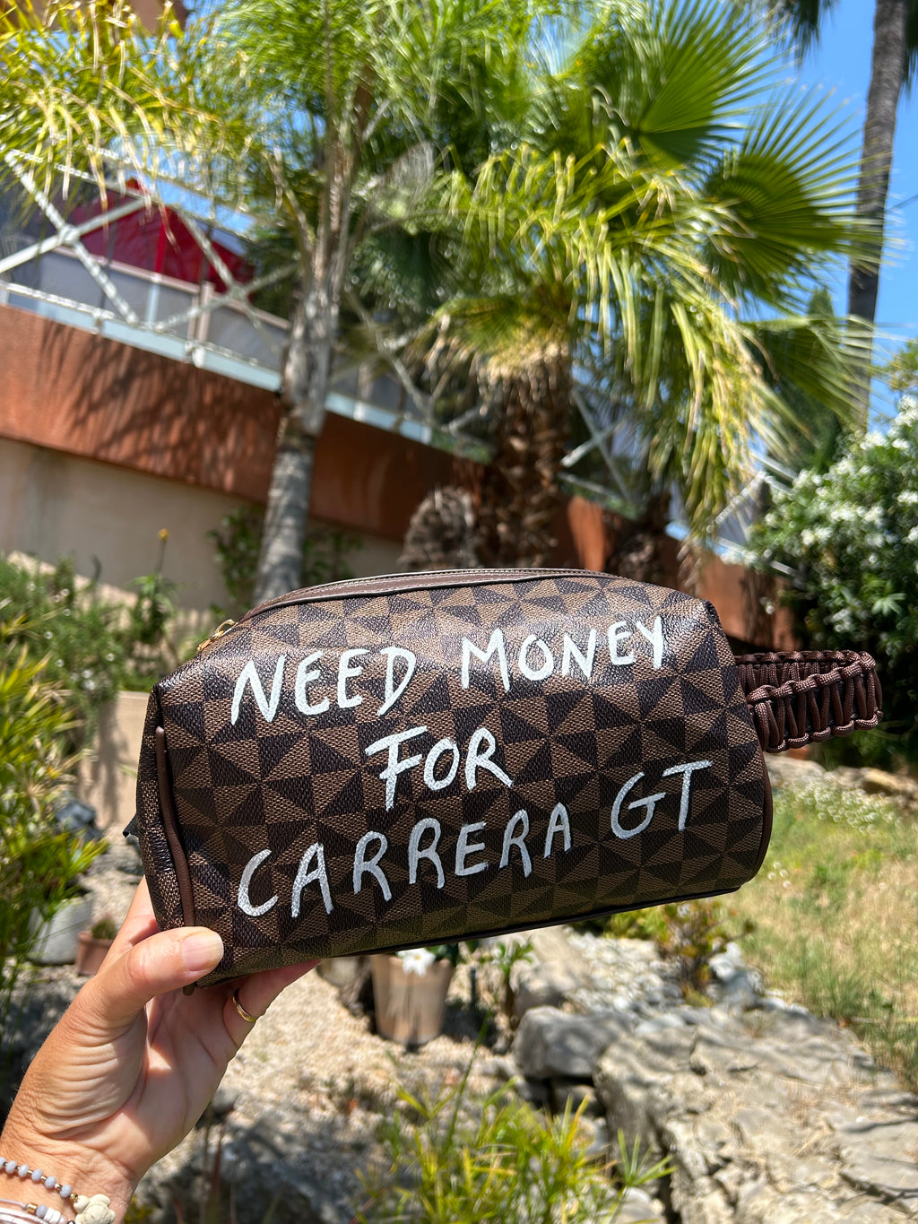 Trousse de toilette marron NEED MONEY
