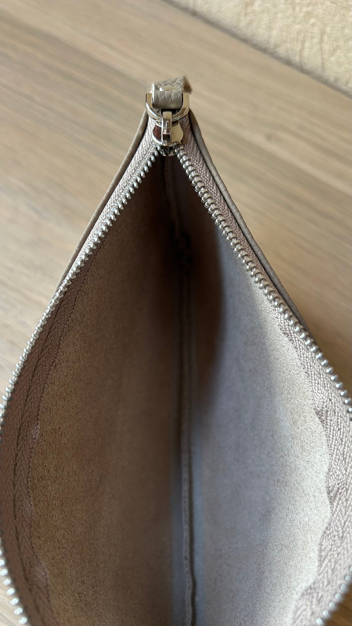 Pochette cuir « I’M NOT AN ANGEL”