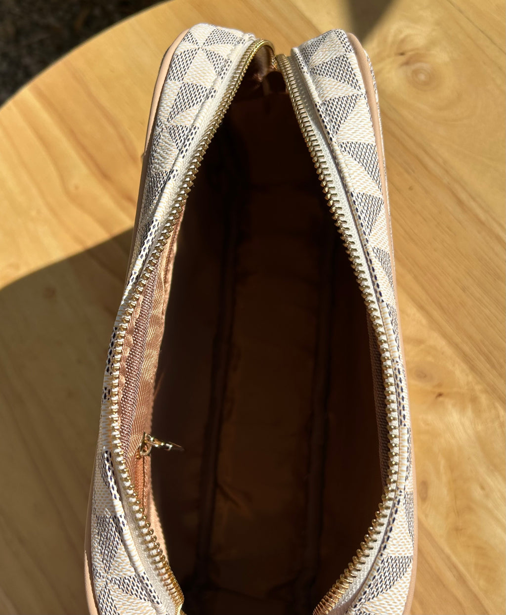 Trousse de toilette claire