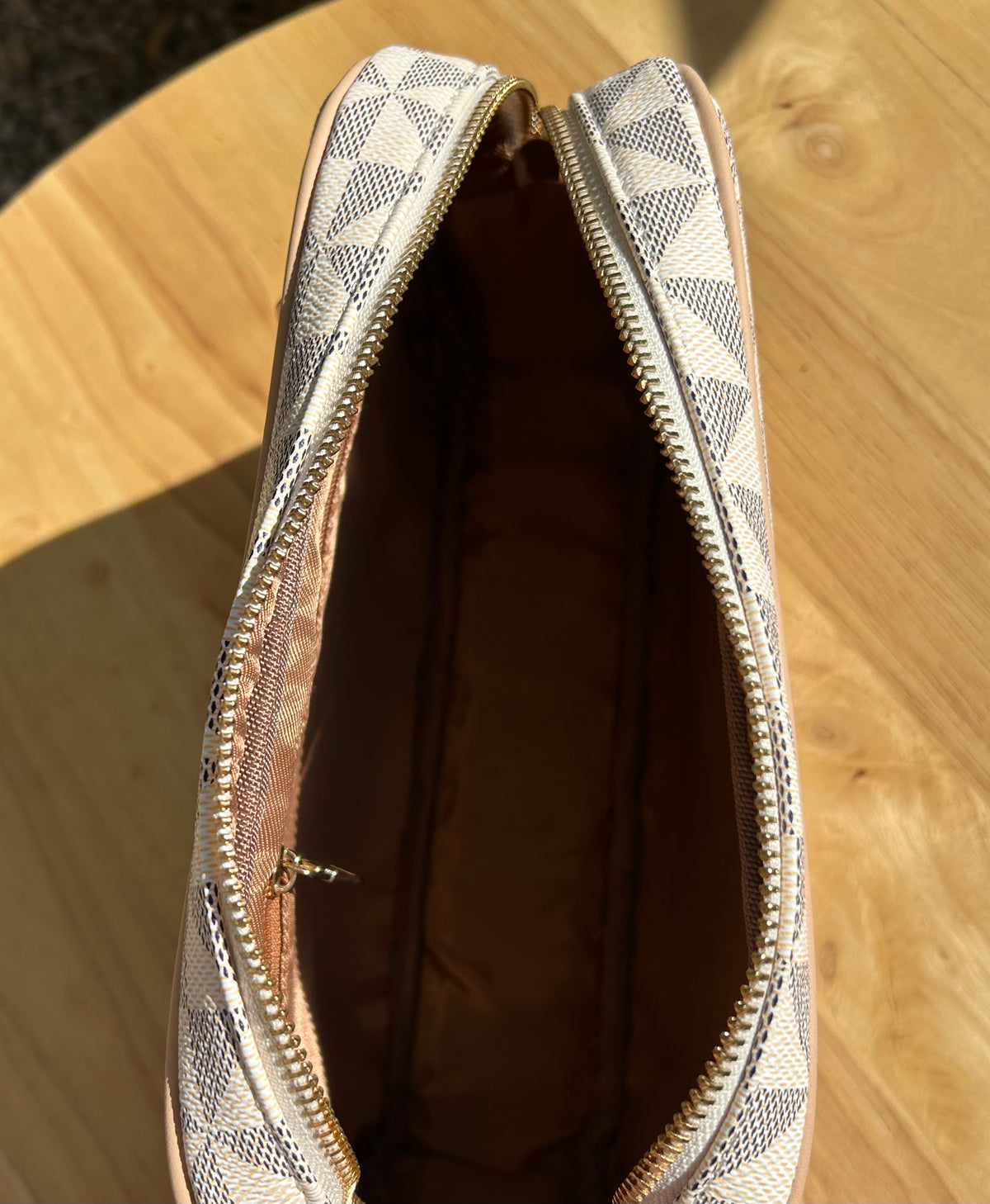 Trousse de toilette claire