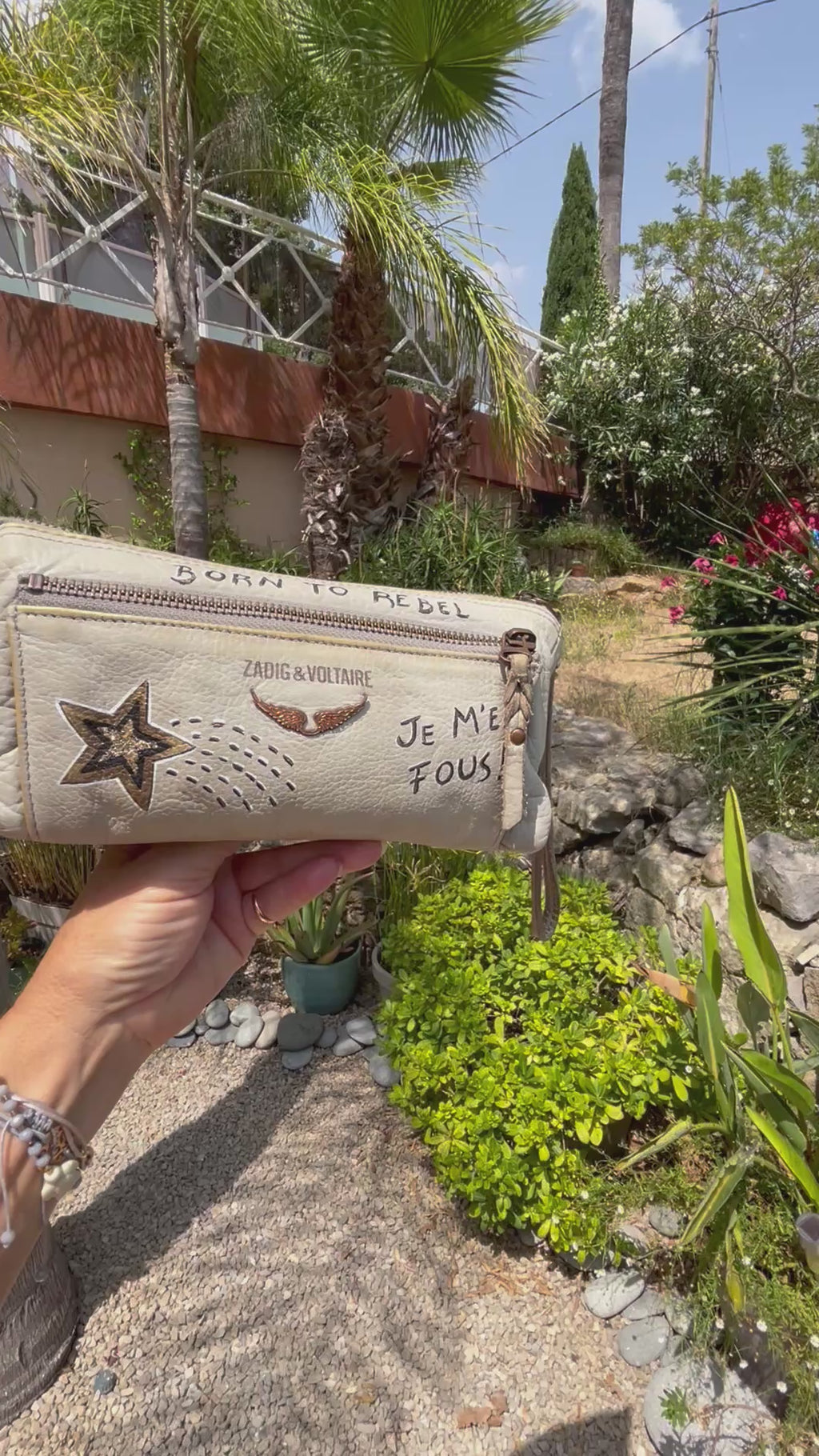Pochette cuir ZADIG vintage customisée JE M’EN FOUS